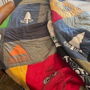 Pottery Barn Teen Burton Queen Comforter. (Collection Edition) SET